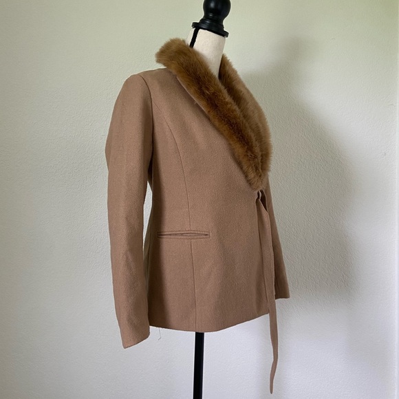 Banana Republic Camel Wool Blend Fur Trimmed Jacket ~ Women's Size 4P - Picture 3 of 7